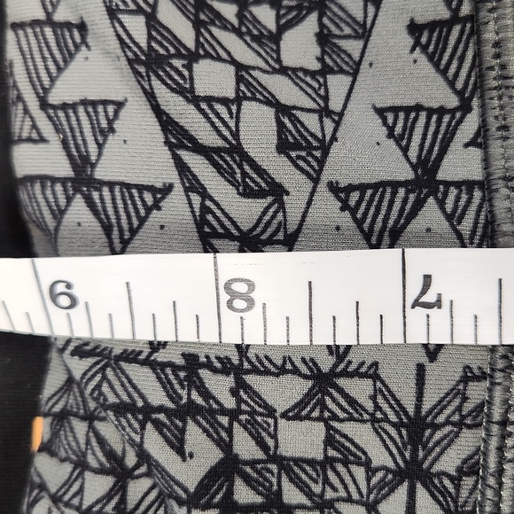 Lucy Black Geometric Print Leggings XL - Picture 11 of 13